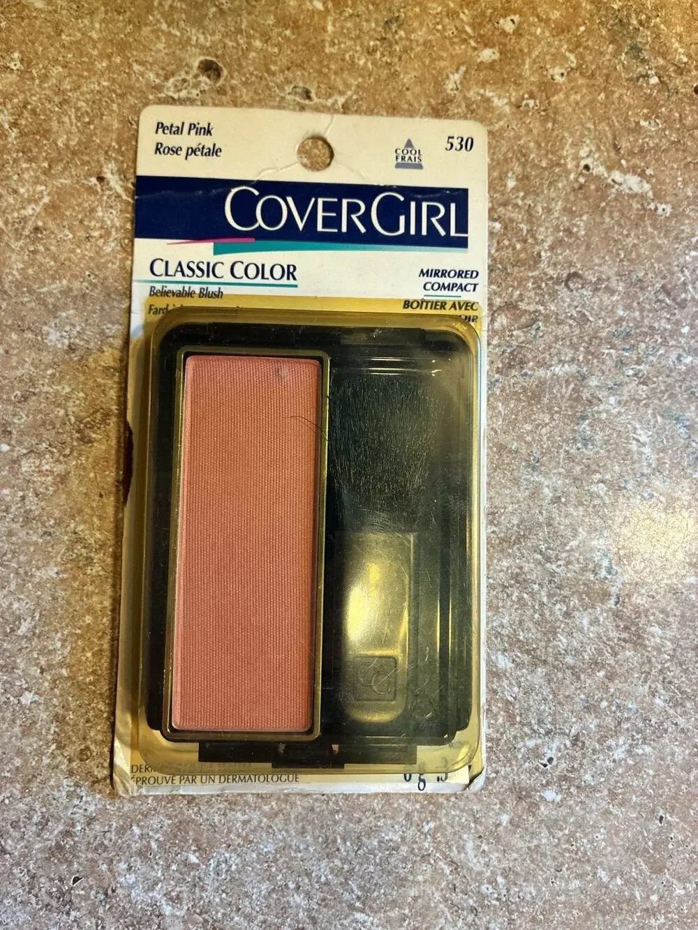 CoverGirl Classic Color Believable Blush Mirrored Compact Petal Pink NEW.